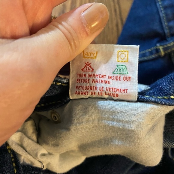 Vintage high-waisted dark wash women’s straight leg mom jeans in size 14 - Picture 6 of 15